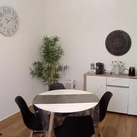 Apartamento Location A Dreux Exterior foto