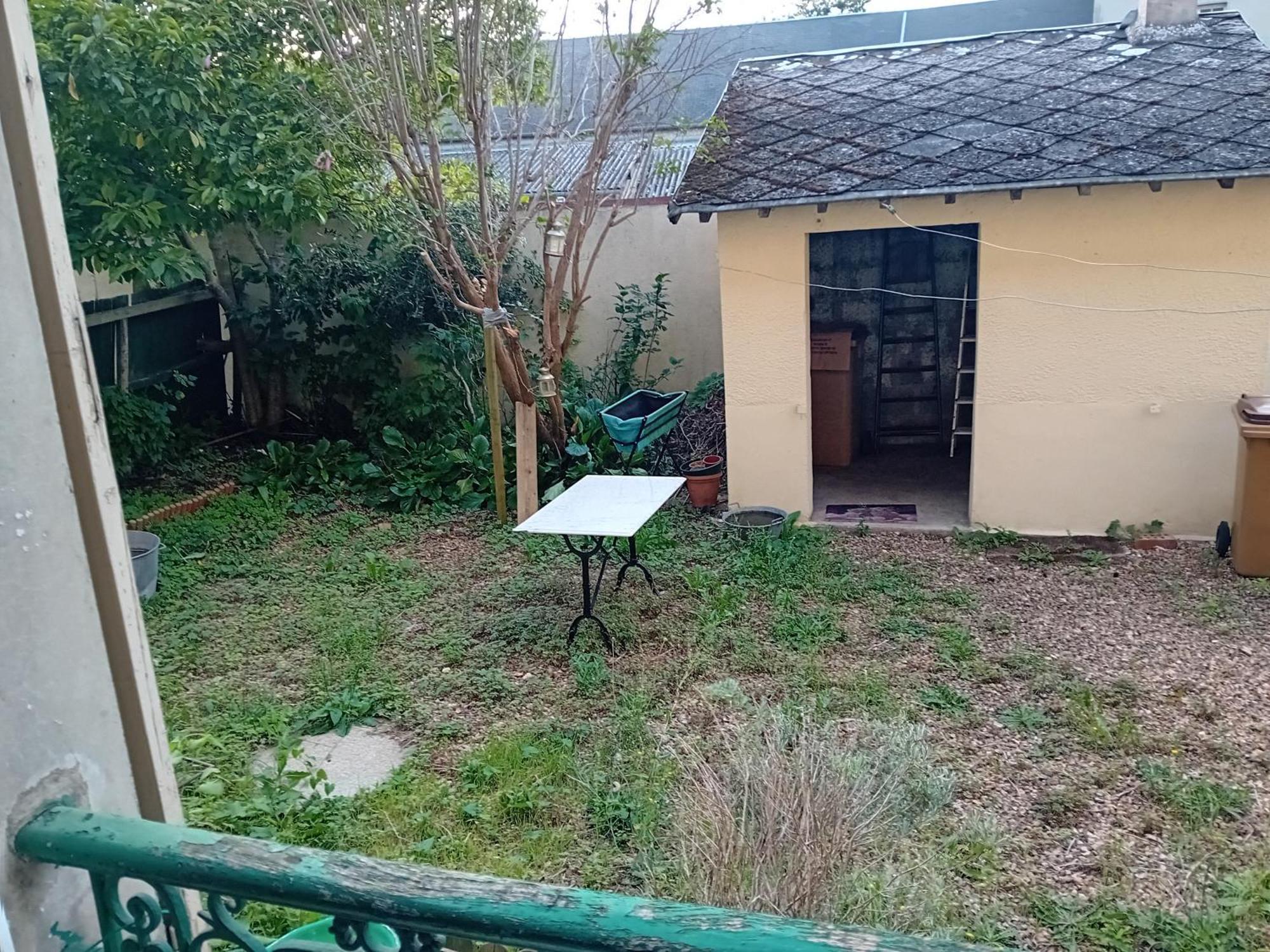 Location A Apartment *